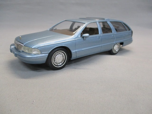 1990 Buick Roadmaster Station Wagon Promo: .