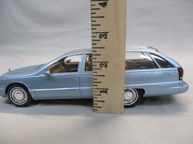 1990 Buick Roadmaster Station Wagon Promo - 9