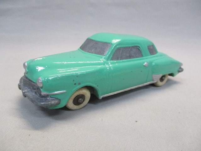 1940's Diecast Studebaker Commander Promo: Wheel Has Been Replaced - See All Pictures