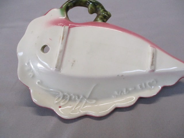 Hull Pottery Conch Shell Wall Pocket "Woodland" Pattern - 4