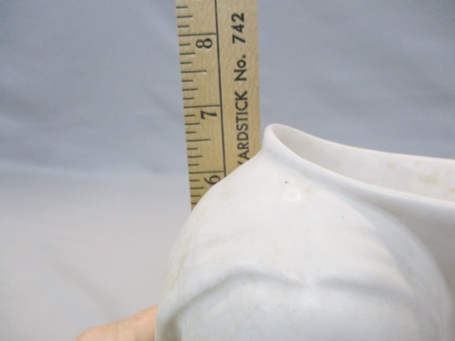 1940's Shawnee Hull Pottery Lady Planter/Vase - 7
