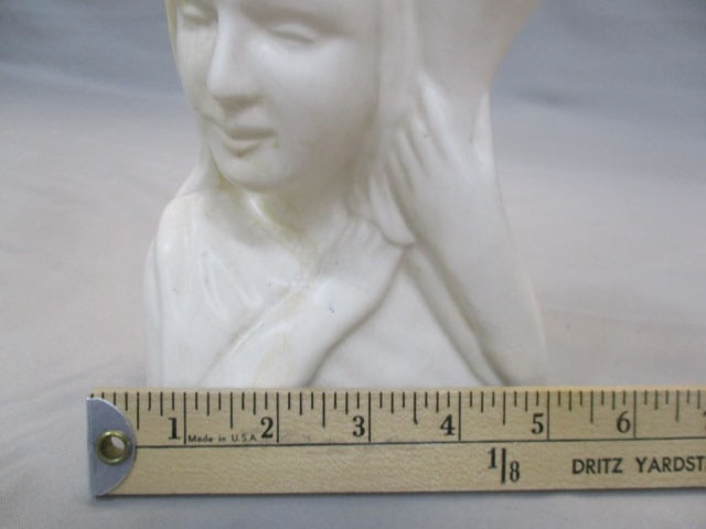 1940's Shawnee Hull Pottery Lady Planter/Vase - 8