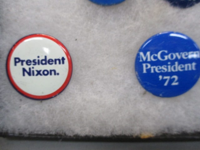 6 Vintage Campaign Pinback Buttons - 4