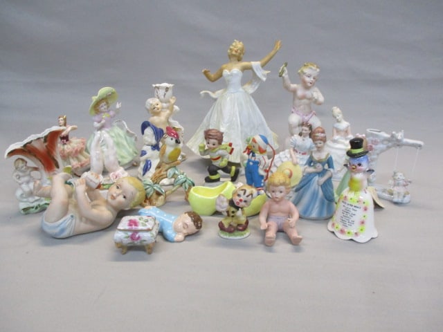 Lot of Miscellaneous Figurines (1 of 8)