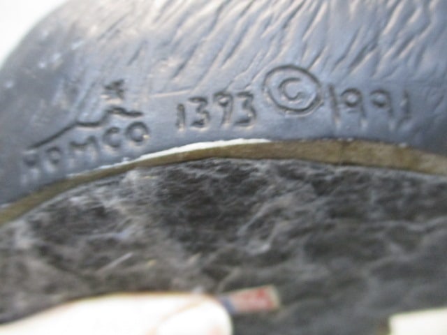 1991 Homeco Resin Coonhound 15" x 8" - 4