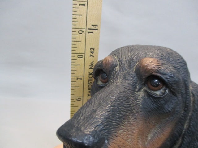1991 Homeco Resin Coonhound 15" x 8" - 6