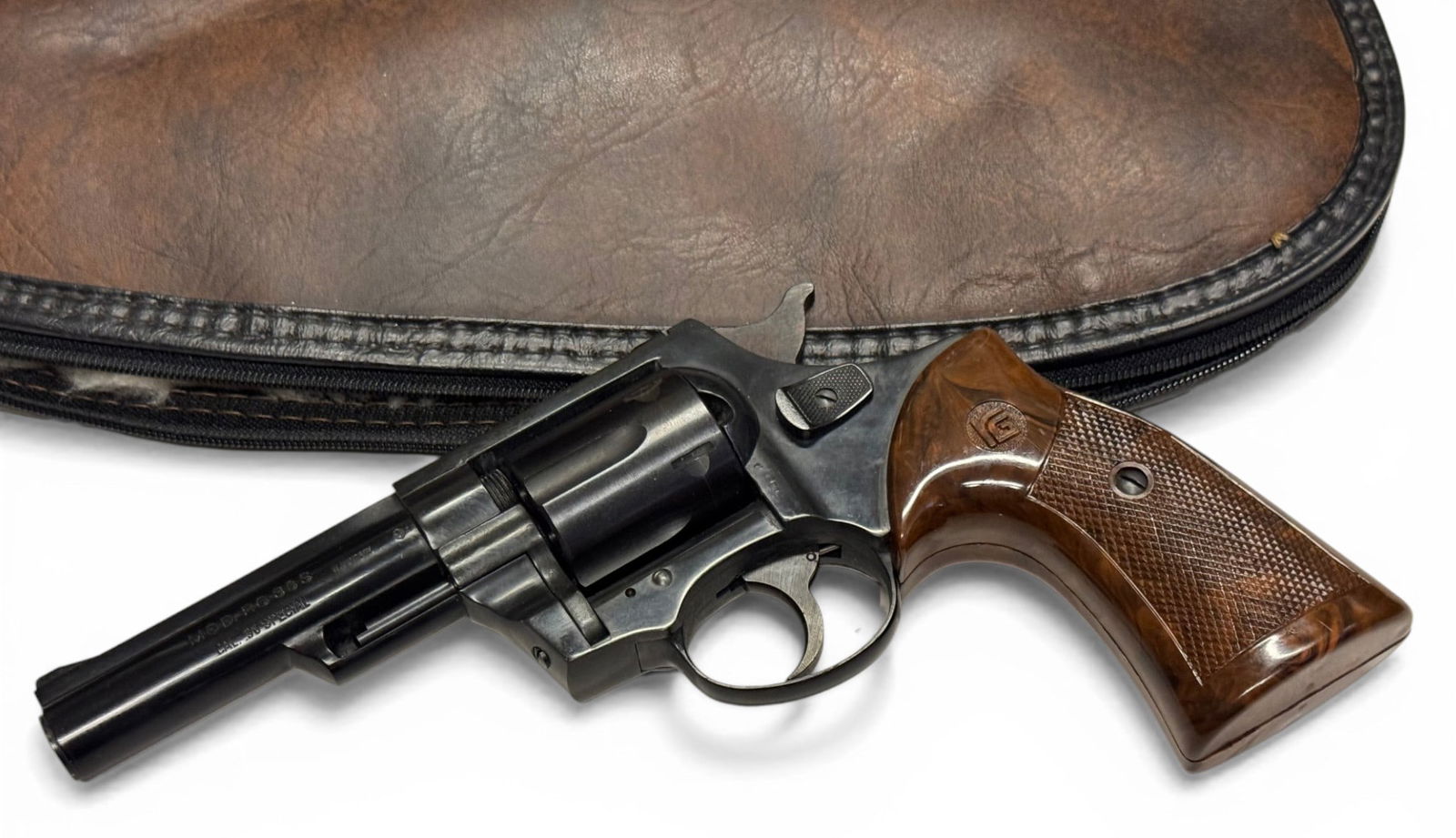 Excellent German RG Industries Mod RG38S .38 SPECIAL Revolver with Leather Gun Case: S#: FF392800 | 4" Barrel | 6-shot SA/DA | Has German eagle with N underneath stamp for import |||| CONDITION: Excellent. 98% Original finish with some light storage wear. Mechanically functions. Bore
