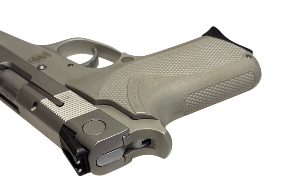 Excellent Smith & Wesson Ladysmith Model 3913 9mm Semi-Automatic Pistol - 12