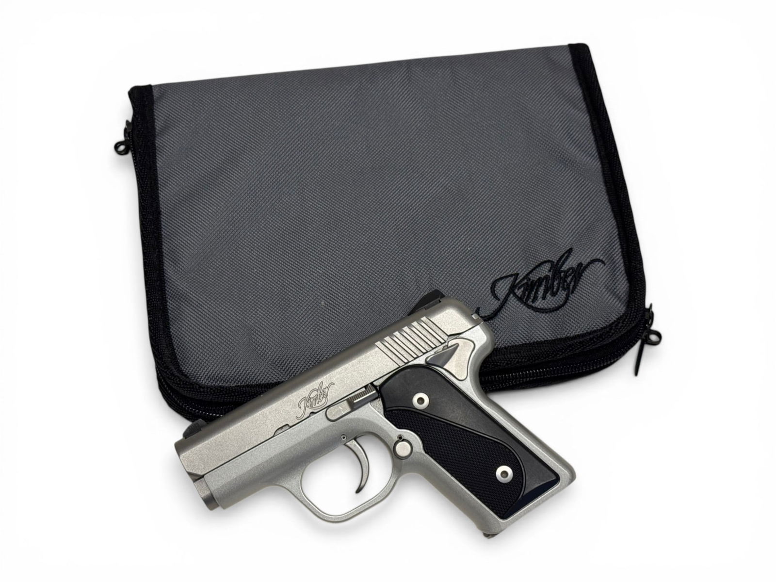 Excellent Kimber SOLO Carry STS 9mm Semi-Automatic Pistol in Soft Pouch: S#: S1128148 | Comes in Factory Soft case pouch with (1) 6rd. Magazine and case |||| CONDITION: Excellent, like new. Light usage if any. Mechanically functions. Bore is excellent. 