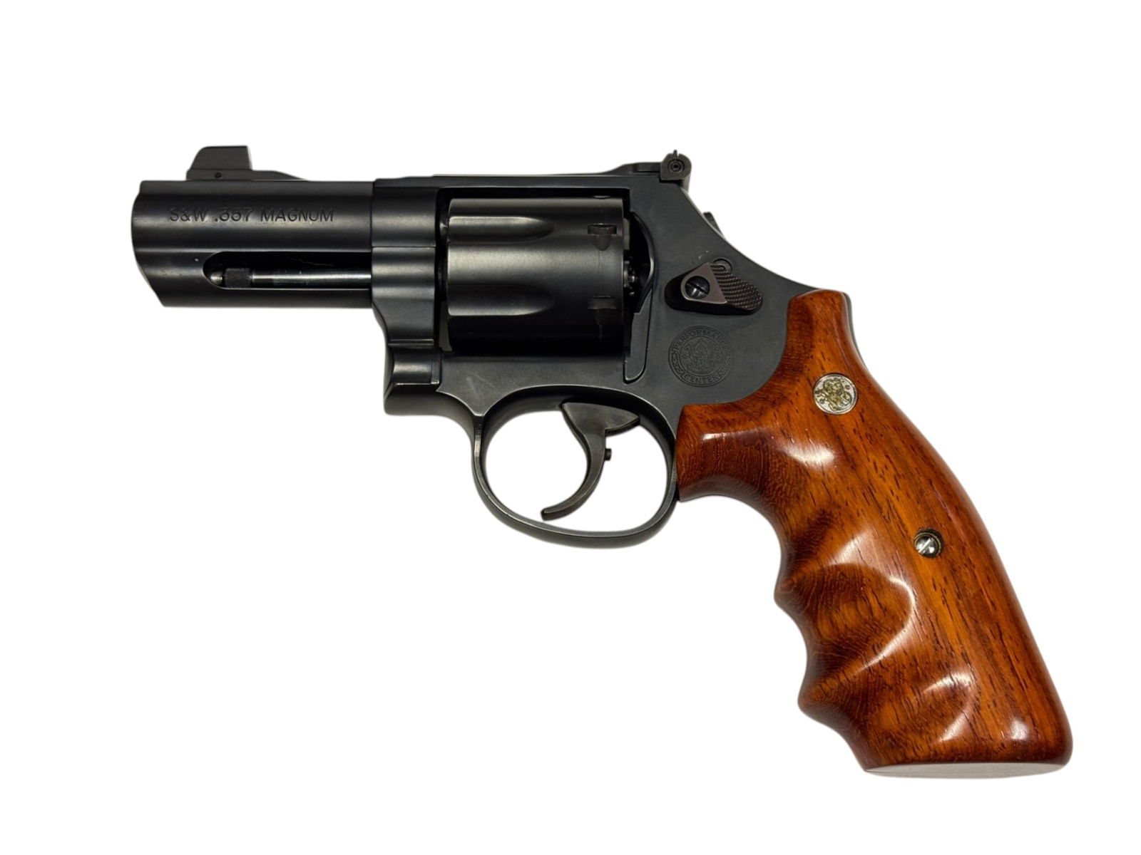 Excellent & Desireable Smith & Wesson .357 MAG. Performance Center 586 L-Comp 3” Ported Revolv: S#: CLC0379 | Model: PC L Comp 586-7 | Nice wooden medallion grips with finger grooves | 3” Ported full lug barrel for reduced recoil and equipped with a Tritium H3 Front night sight | Has a nic