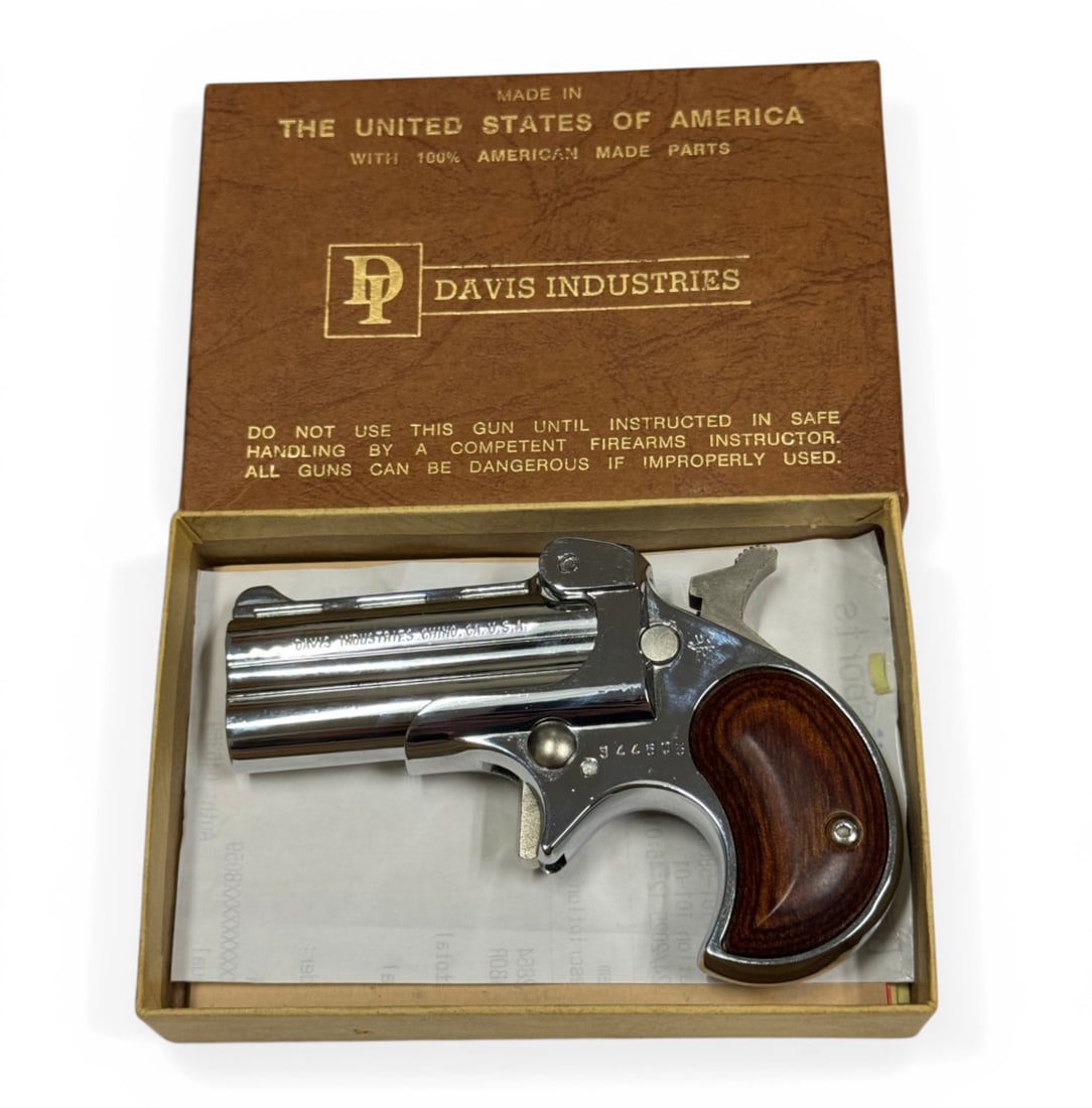 LNIB Davis Industries D-32 Chrome .32 AUTO Pocket Pistol Derringer - 2