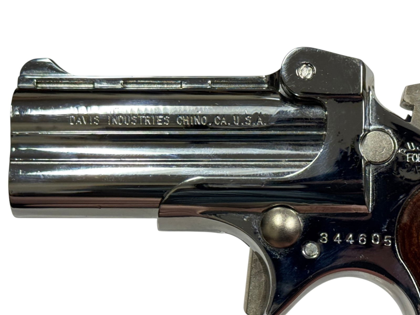 LNIB Davis Industries D-32 Chrome .32 AUTO Pocket Pistol Derringer - 6