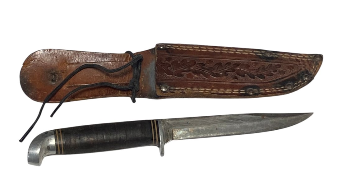 Western Boulder COLG Patent Fixed Blade Knife in Leather Sheathe: Blade looks to be sharpened and shows some scratches