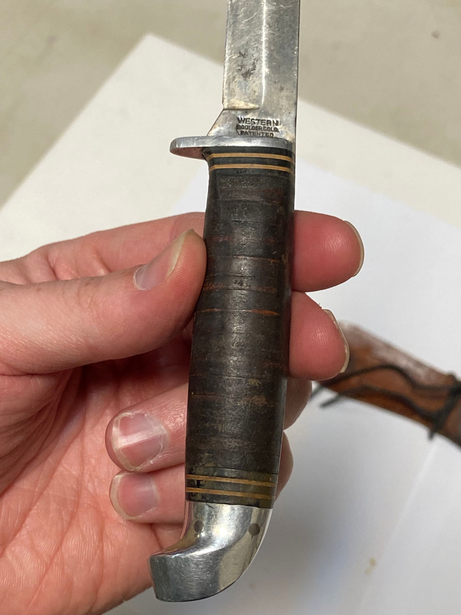 Western Boulder COLG Patent Fixed Blade Knife in Leather Sheathe - 3