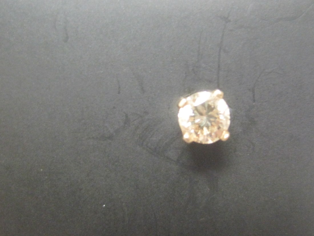 14k Gold Diamond Stud Earrings - 3