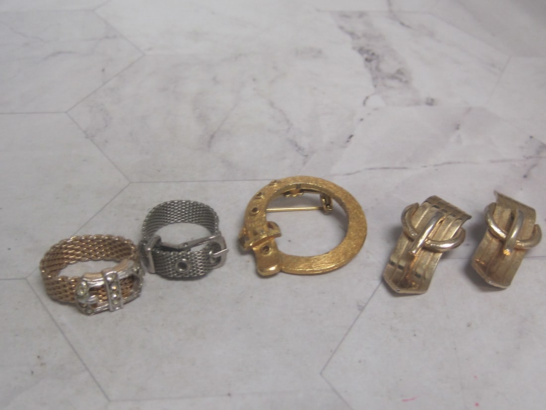 Vintage Belt Buckle Jewelry: . 