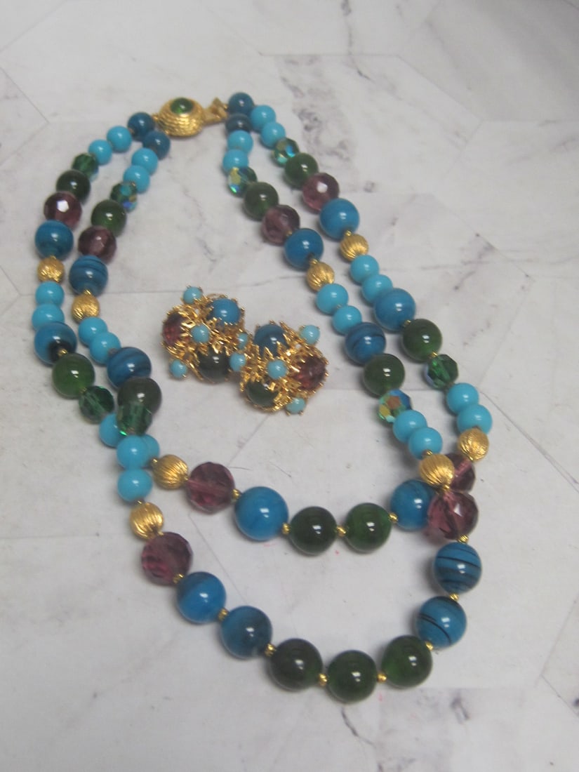 Vintage Necklace & Clip Earrings Set (1 of 5)