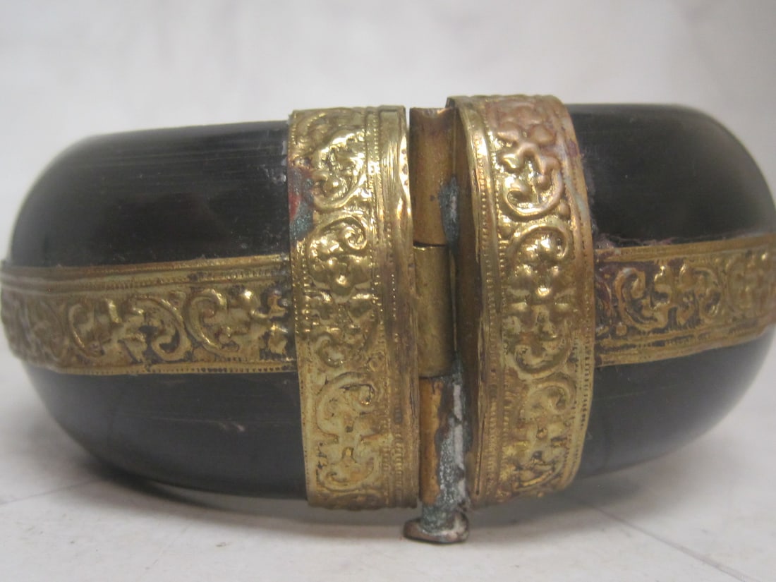 Vintage Wide Bangle Bracelet with Brass Accents & Agate Stone - 3