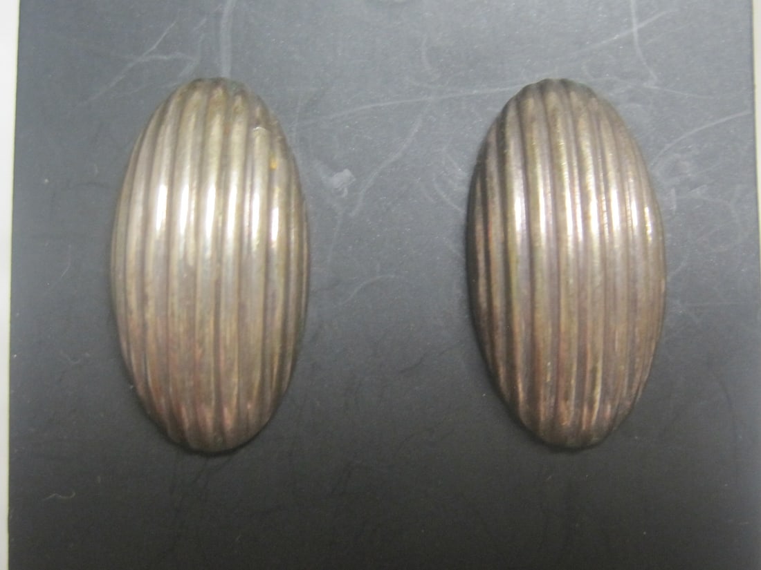 Sterling Silver Oval Ribbed Earrings: Weighs 7.3 grams, No backs 
