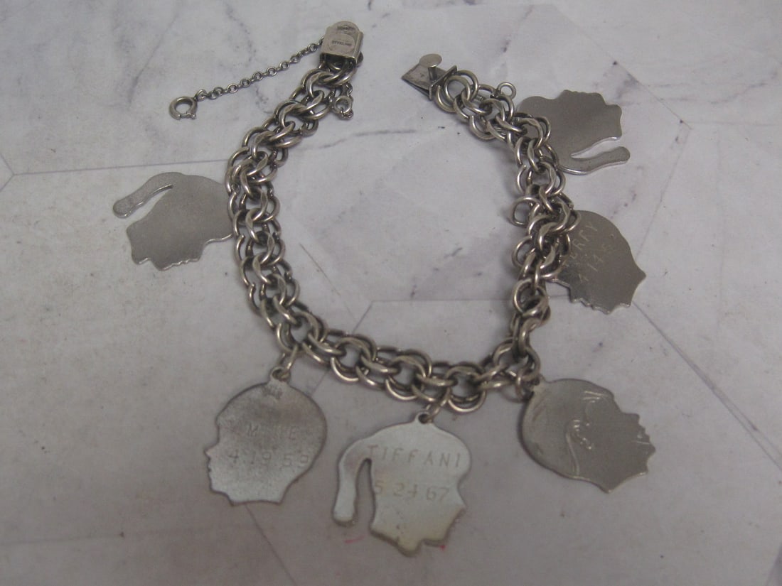 7 1/2" Sterling Silver Vintage Charm Bracelet (1 of 5)