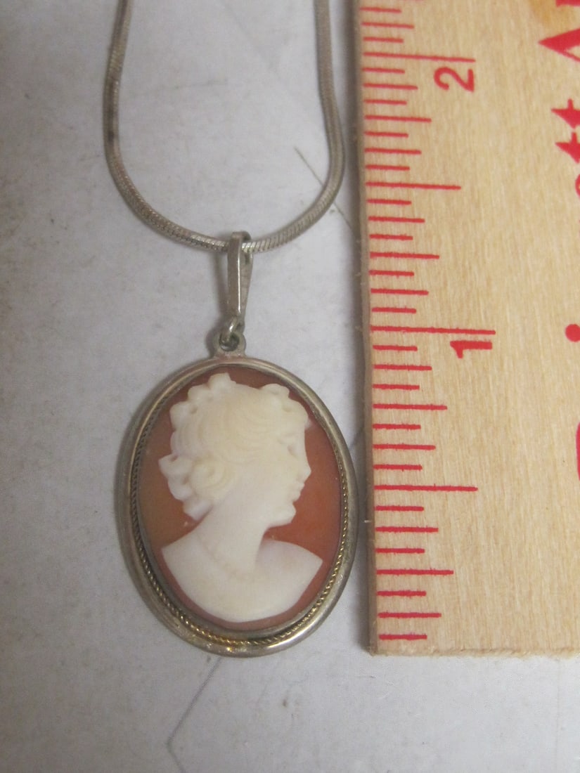 Vintage Cameo Pendant on 18" Sterling Silver Chain - 4