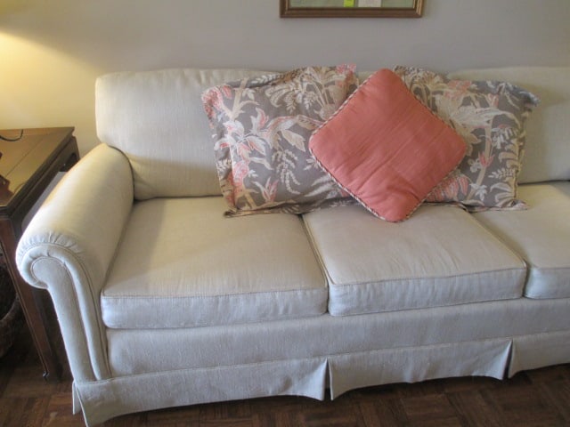 Professionally Tailored Rolled Arm Sofa with Accent Pillows - 3