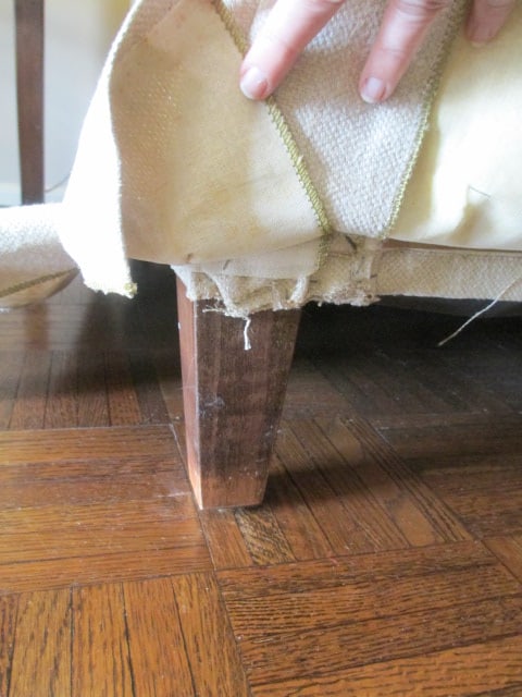 Professionally Tailored Rolled Arm Sofa with Accent Pillows - 8