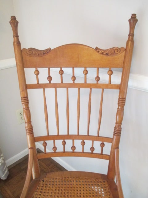 Two Antique Victorian Spindle Back Kitchen Chairs - 14