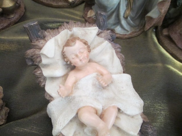 Handpainted 7 Piece Nativity Set with Gem Accents in Original Box - 8