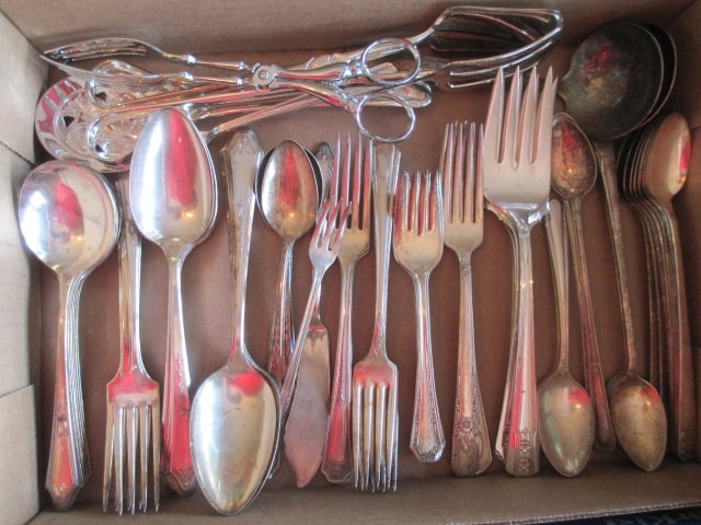 Grouping of Silverplate Flatware and Serving Pieces (1 of 8)