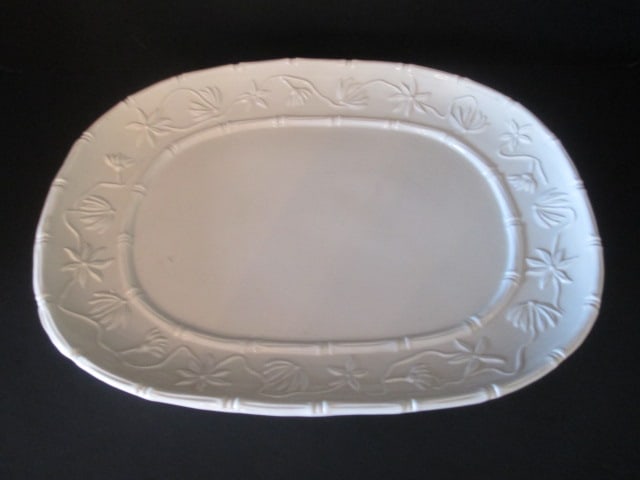 Italian Pottery Chinoiserie Elder and Bamboo Design Tureen with Underplate - 8