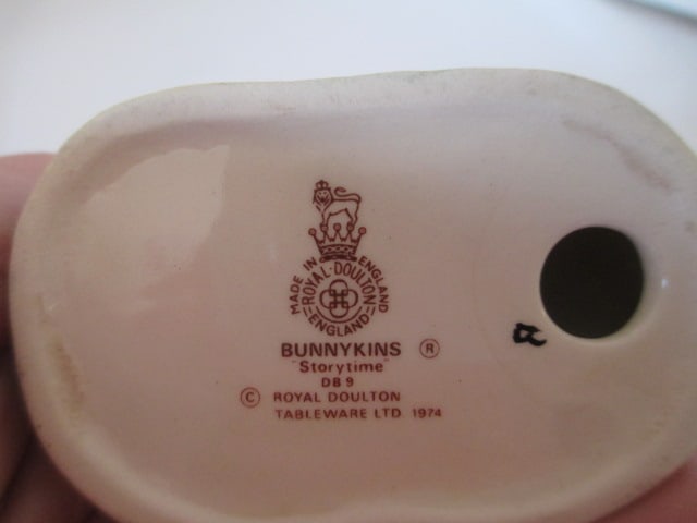 Royal Doulton Bunnykins "Storytime" Figurine and Toddler Cup and Bowl Set - 4