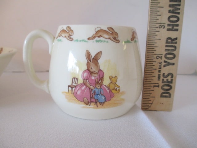 Royal Doulton Bunnykins "Storytime" Figurine and Toddler Cup and Bowl Set - 7