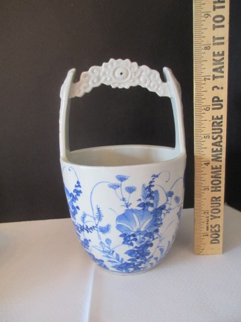 Chinese Porcelain Trinket Box, Plate, Cachepot and Abacus Paperweight - 2