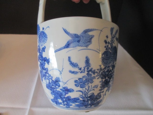 Chinese Porcelain Trinket Box, Plate, Cachepot and Abacus Paperweight - 3