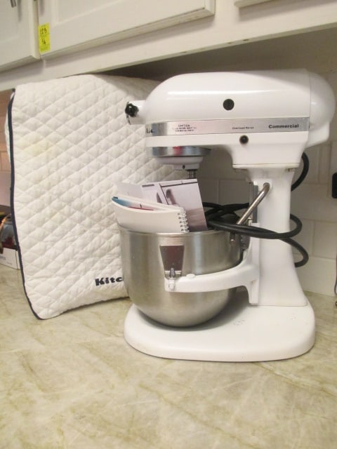 KitchenAid Commercial Stand Mixer with Paddle and Whisk Attachments: powers on, Model KSMC50S, Serial No. 3263659, includes quilted cover, has owner's manual and recipe booklet, Local Pickup Only 