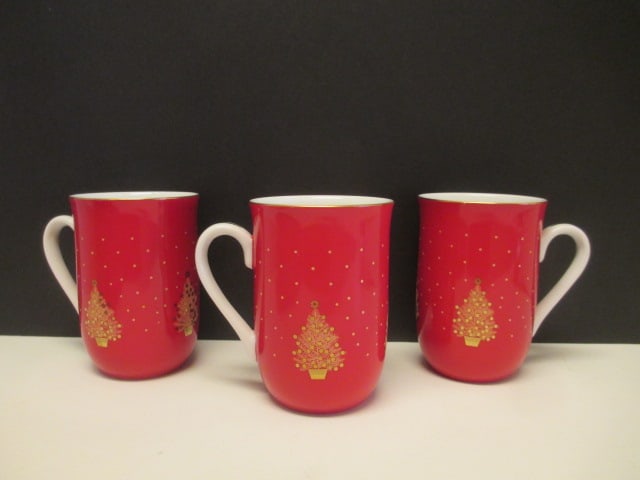 Three Gibson Otagiri Christmas Tree Mugs: 4"h 
