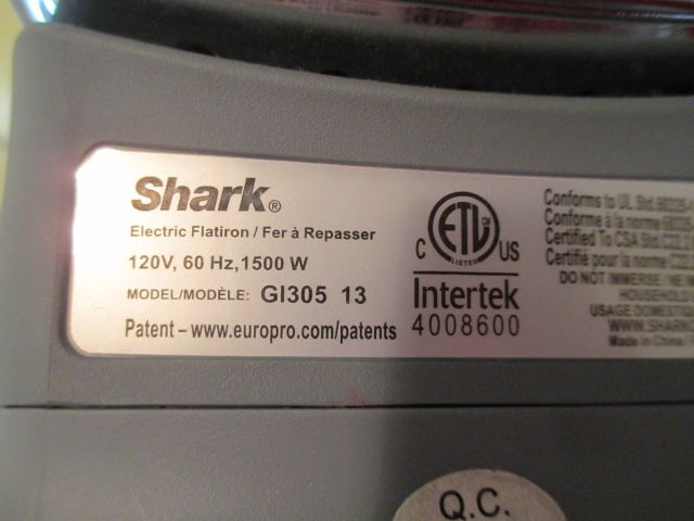 Sunbeam Iron in Original Box and Shark Steam Iron - 3