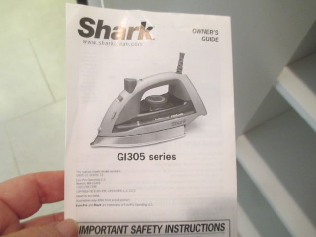 Sunbeam Iron in Original Box and Shark Steam Iron - 4