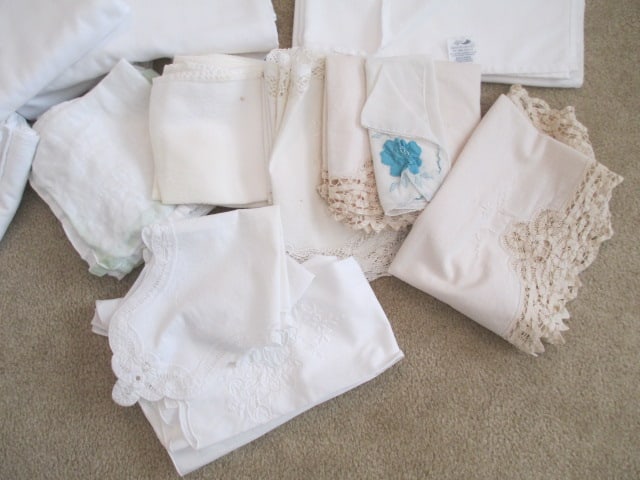 Grouping of Nice Table Cloths, Dollies and Napkins - 4