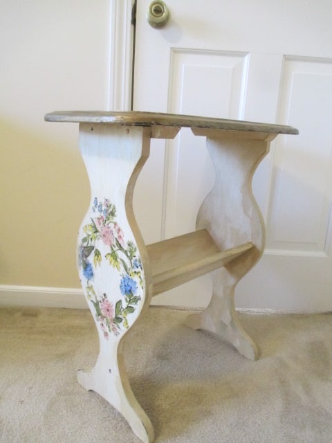 Handpainted Magazine Side Table (1 of 10)