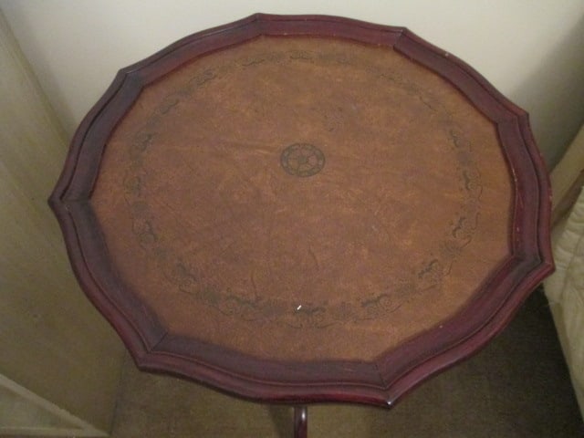 Small Pie Crust Accent Table - 2