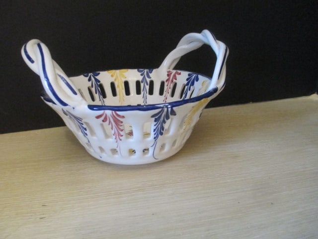 Portugal Pottery Hand Decorated Pierced Bowl: 7"dia 