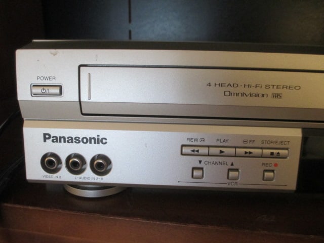 Panasonic PV-D4743S VHS/DVD Combination Player with Remote - 2