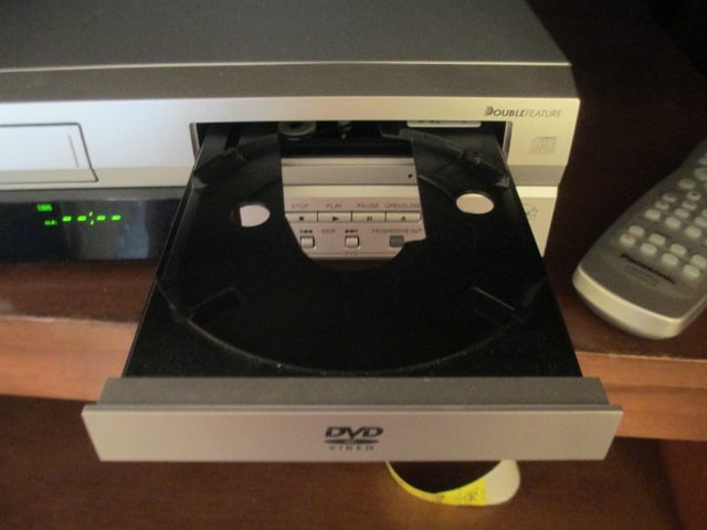 Panasonic PV-D4743S VHS/DVD Combination Player with Remote - 4