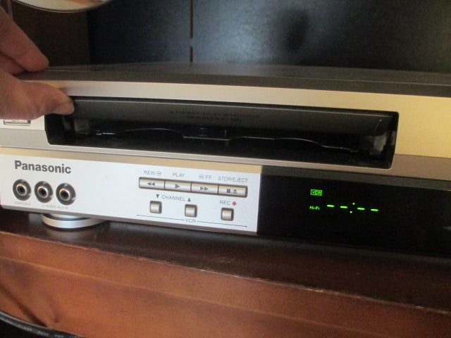 Panasonic PV-D4743S VHS/DVD Combination Player with Remote - 5