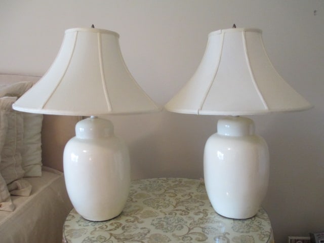 Pair of Cream Color Ceramic Ginger Jar Shape Table Lamps: 28 1/2"h, 3-way switch, Local Pickup Only 