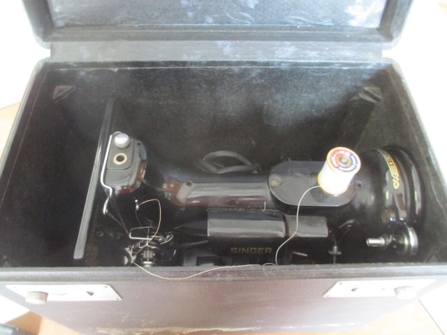 Vintage Singer Featherweight Electric Portable Sewing Machine and Folding - 11