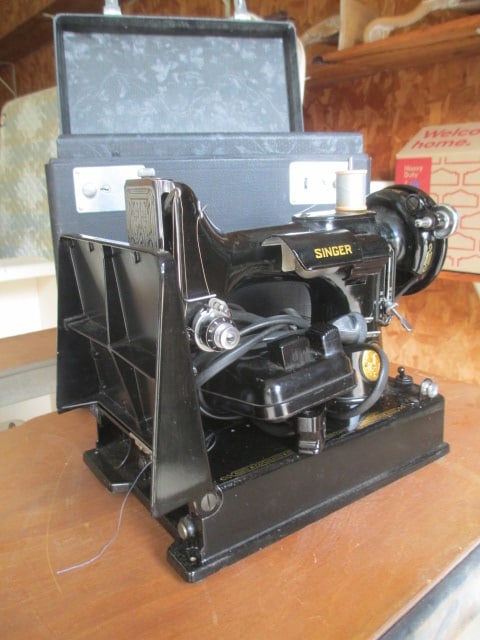 Vintage Singer Featherweight Electric Portable Sewing Machine and Folding - 7