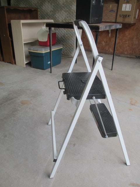 Gorilla Ladders Easy-Reach Model HSP-2HD Folding Step Stool - 3